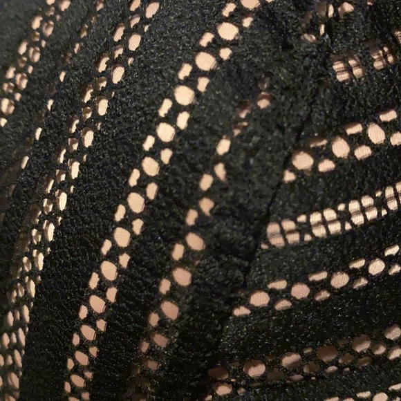 FINAL
PRICE NWT Black and Pink Victoria’s Secret Bra - Picture 4 of 9